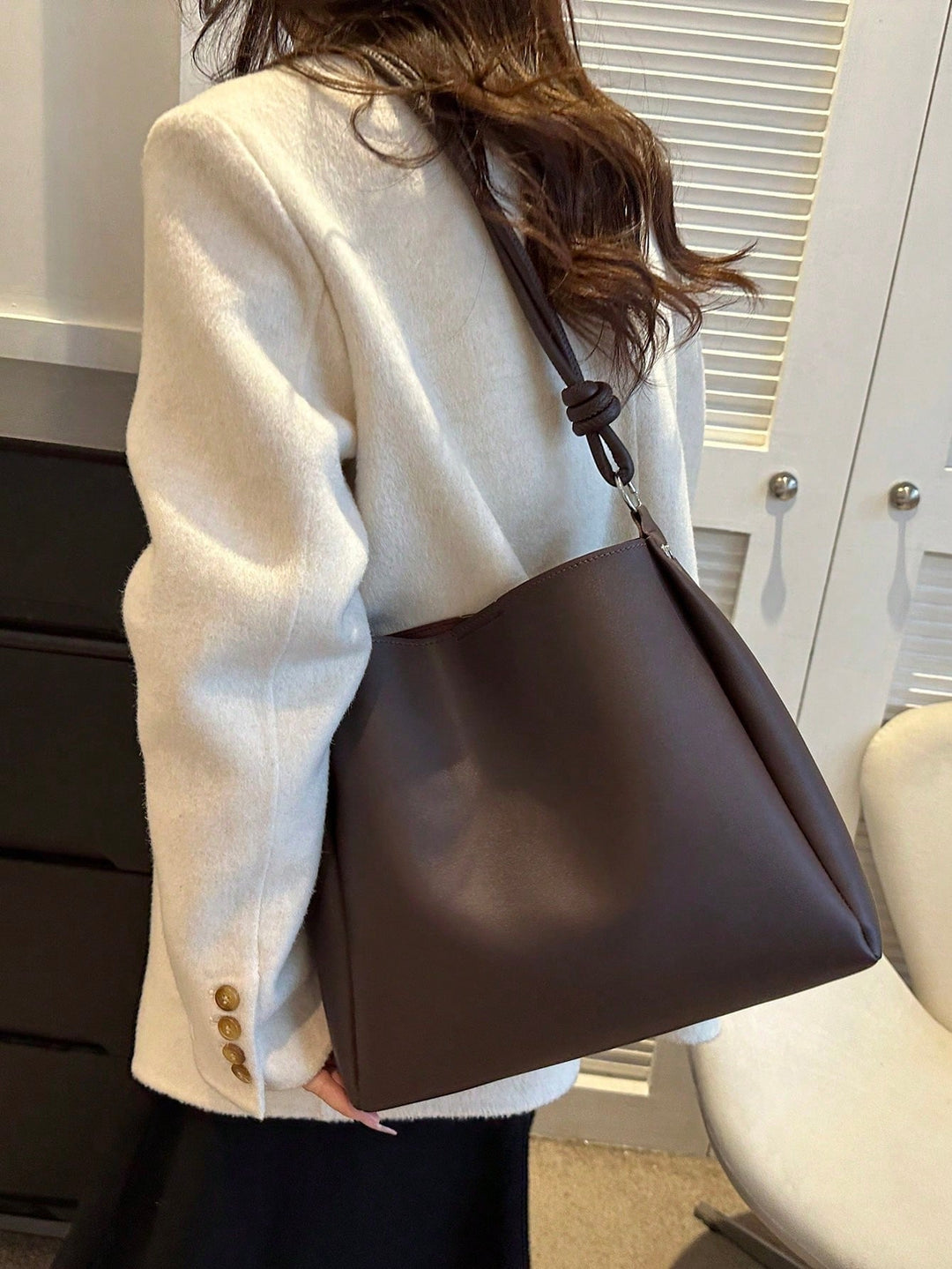 Aloria™ | Knot-Detail Bucket Bag