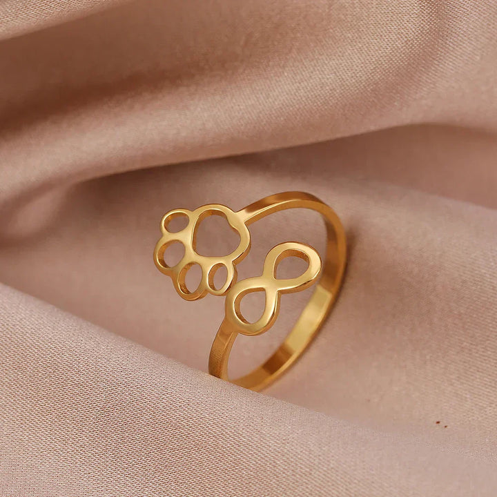 Chloe  - Adjustable infinity paws made of silver and gold