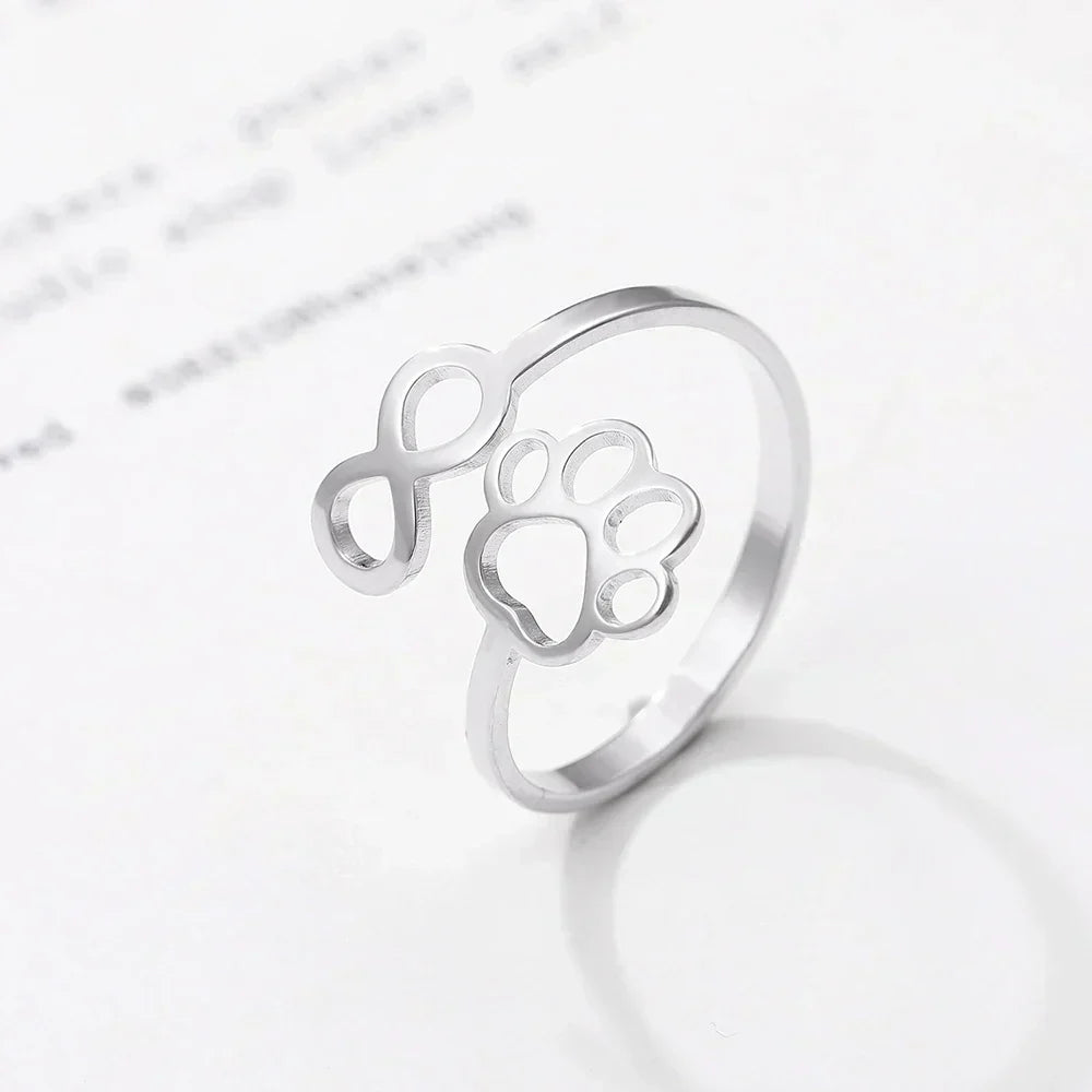 Chloe  - Adjustable infinity paws made of silver and gold
