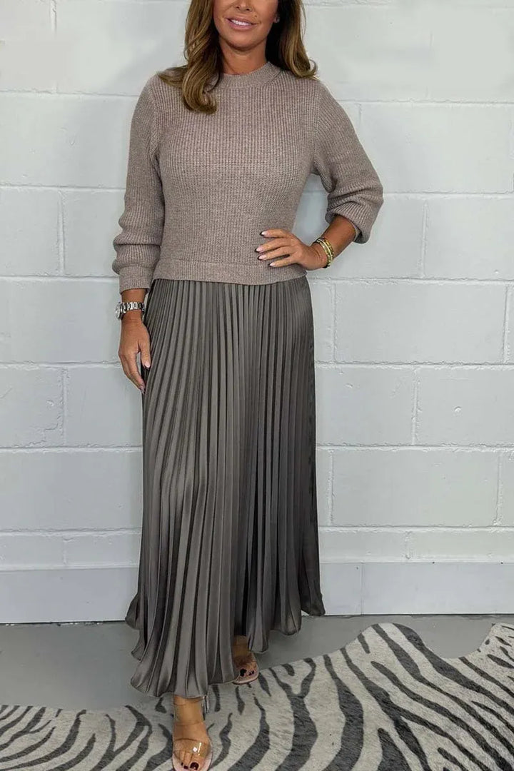 Amélia Luxe™ | Pleated Knit Dress